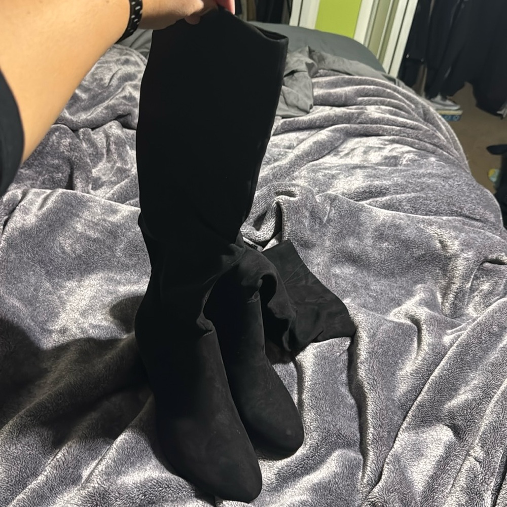Kelly & Katie size 11m black suede boots